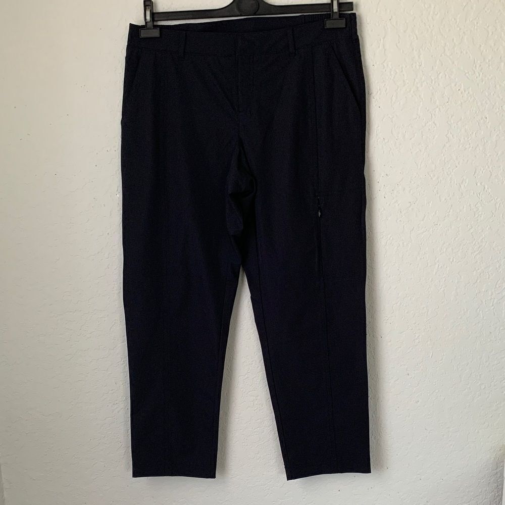 Kirkland Signature Women’s Black Capri Pants Five Pockets Size 8